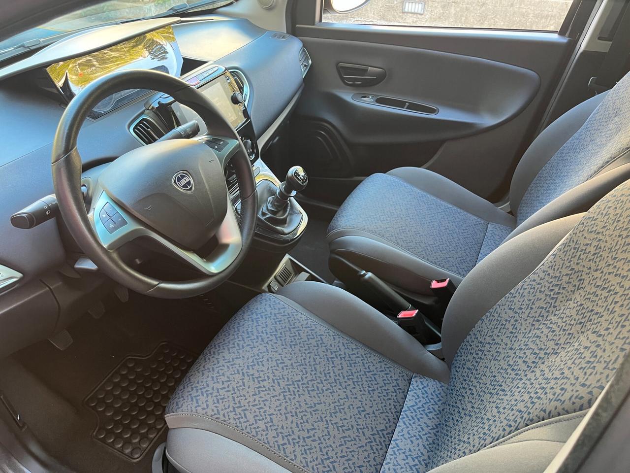LANCIA YPSILON 1.0 HYBRID 70CV GOLD PLUS