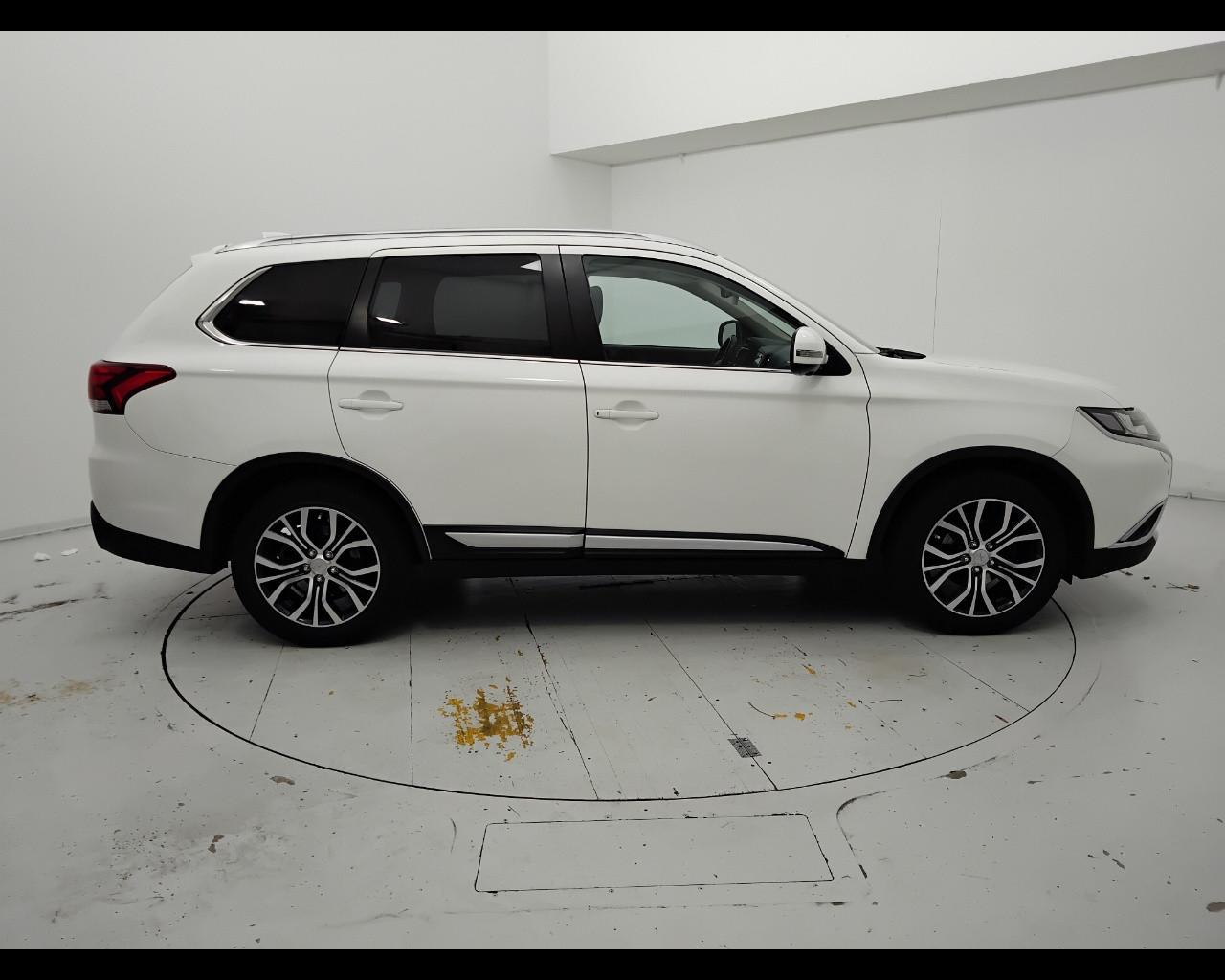 MITSUBISHI Outlander III 2016 - Outlander 2.2 Instyle Plus Sda Diam.Pac