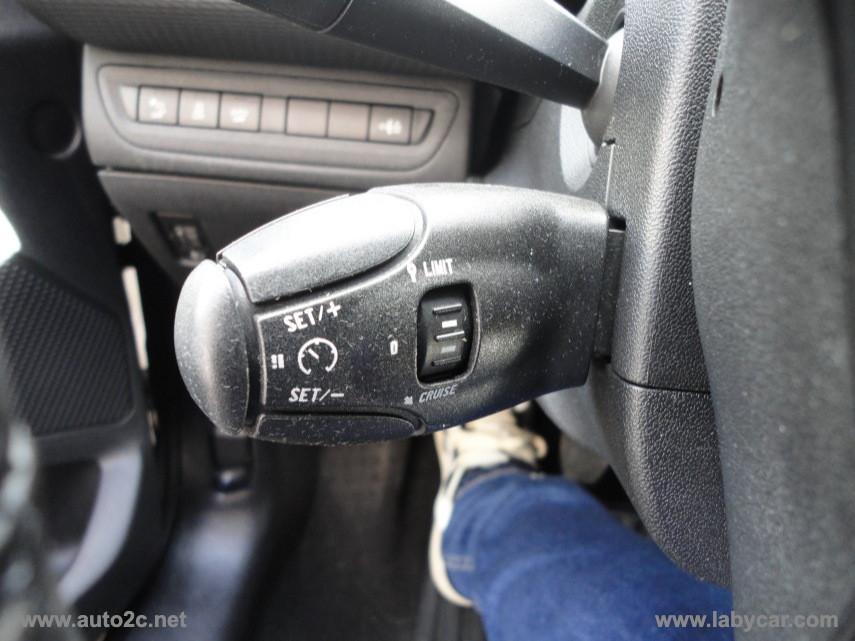 PEUGEOT 2008 1.6 e-HDi 92 CV S&S Urban Cross