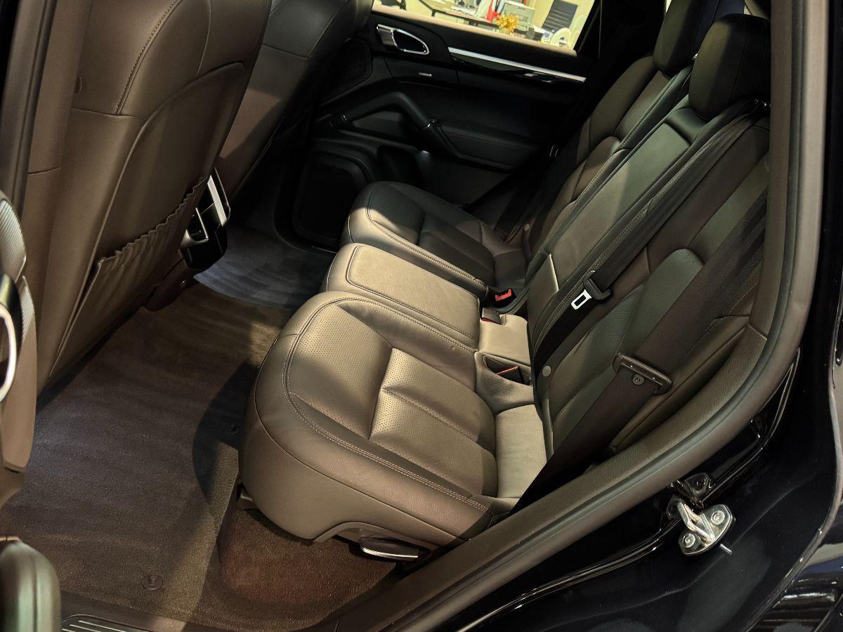 PORSCHE Cayenne 3.0 Diesel Platinum Edition