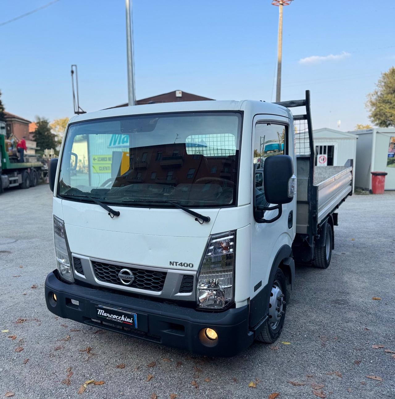 NISSAN NT400 RIBALTABILE TRILATERALE PREZZO + IVA