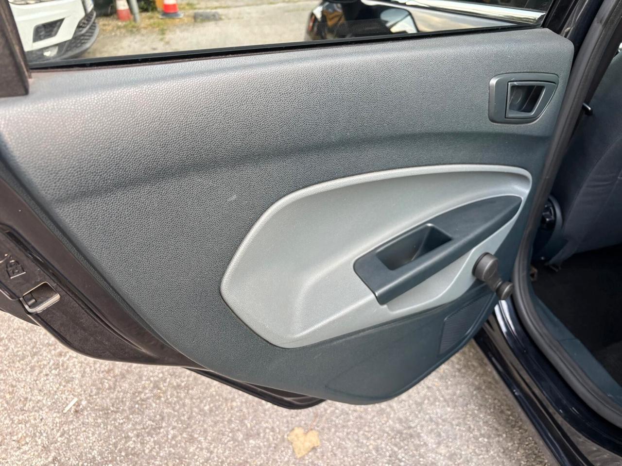 Ford Fiesta 1.4 5 porte GPL Titanium OK Neopatentati