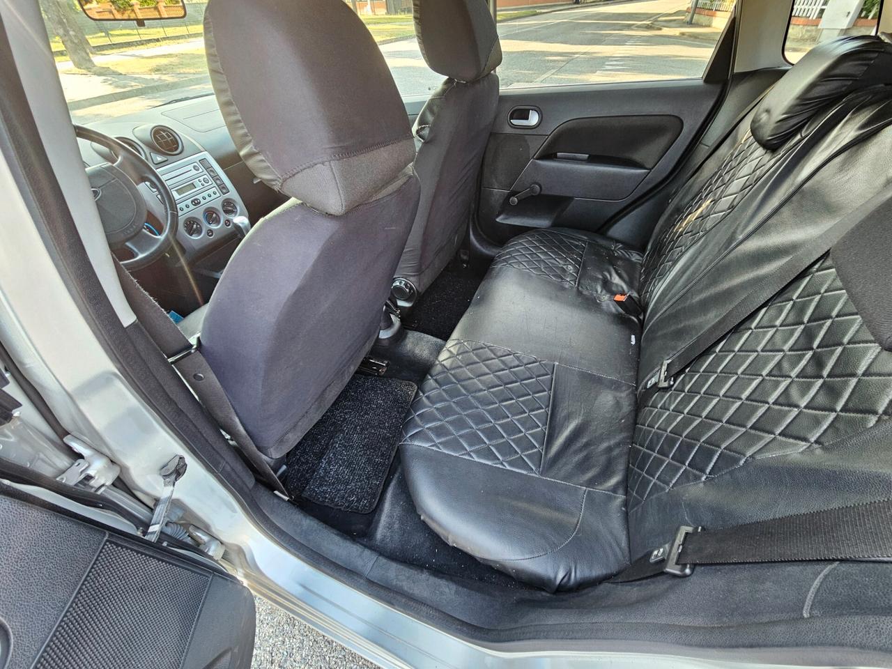 Ford Fiesta 1.4 TDCi 5p. Ghia Neopatentati 147.000km