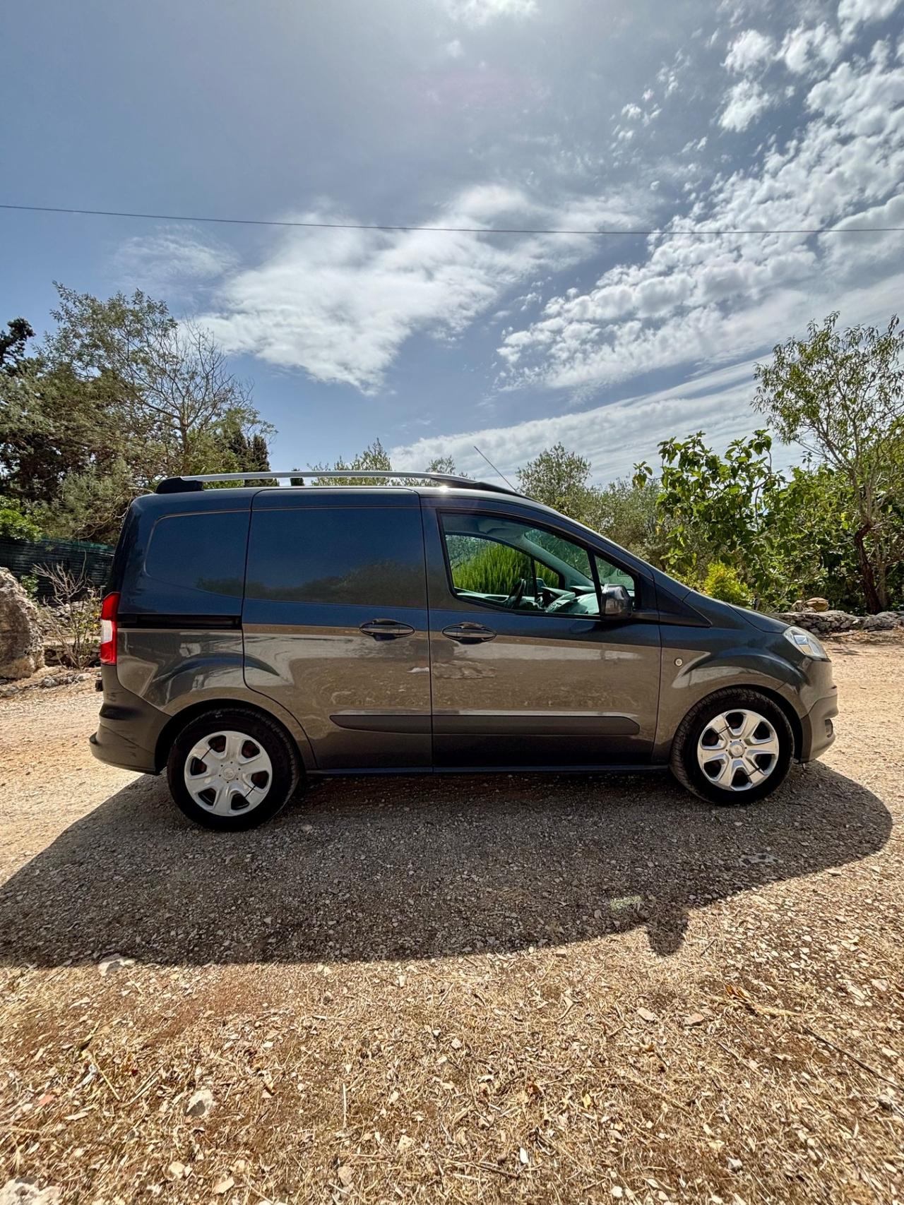 Ford Transit Courier 1.5 TDCI 75 CV Titanium