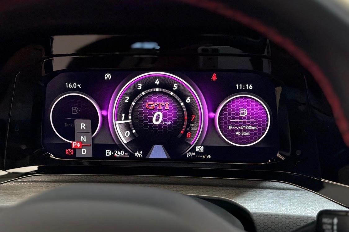 Volkswagen Golf GTI 2.0 TSI DSG