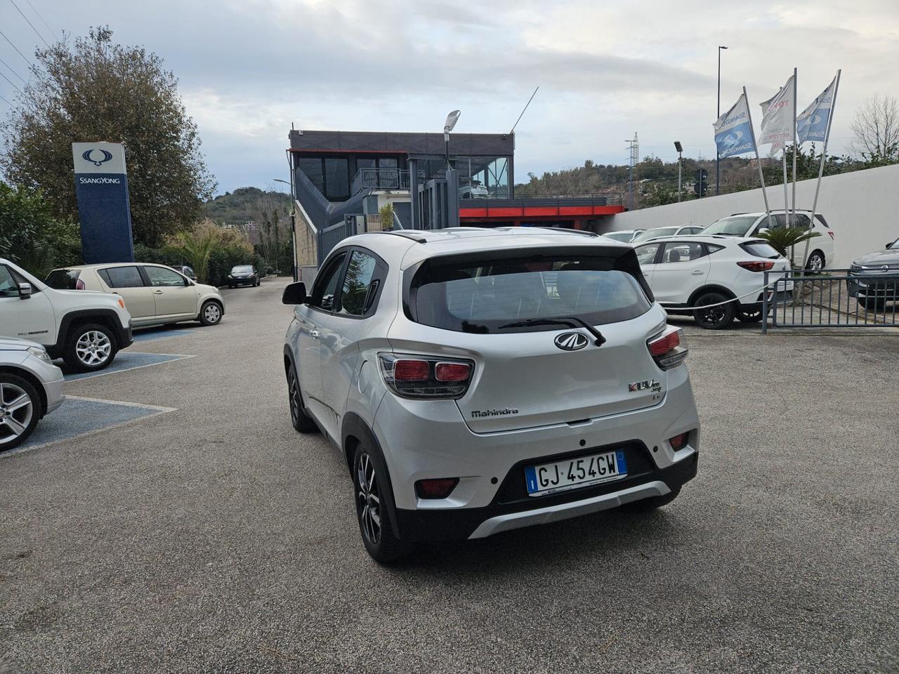 Mahindra KUV100 1.2 VVT K8