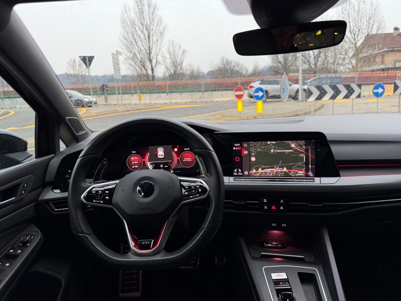 Volkswagen Golf GTI 2.0 TSI TOTAL BLACK