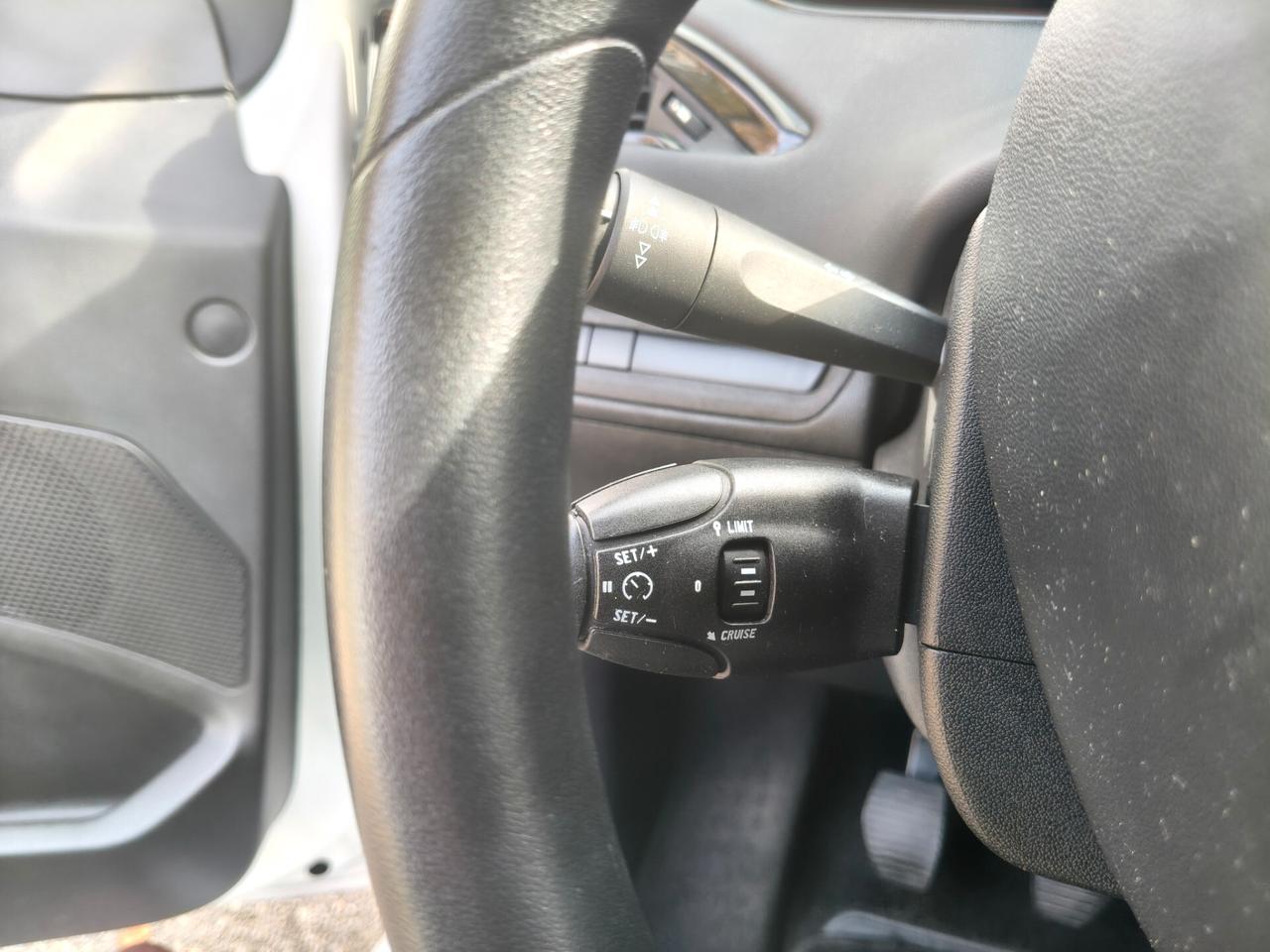 Peugeot 208 1.0 del 2013 SOLO 87.000 KM