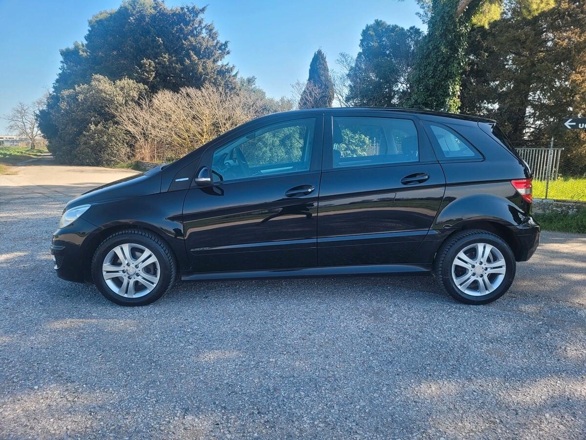 Mercedes-benz B 180 NGT BlueEFFICIENCY Executive