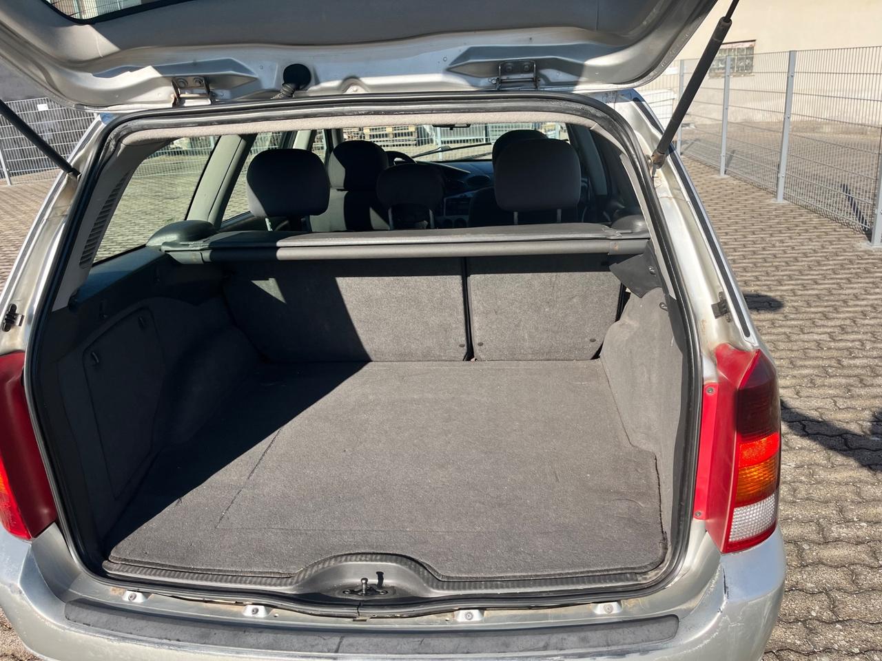 Ford Focus 1.8 TDCi 115CV SW Zetec - ASI