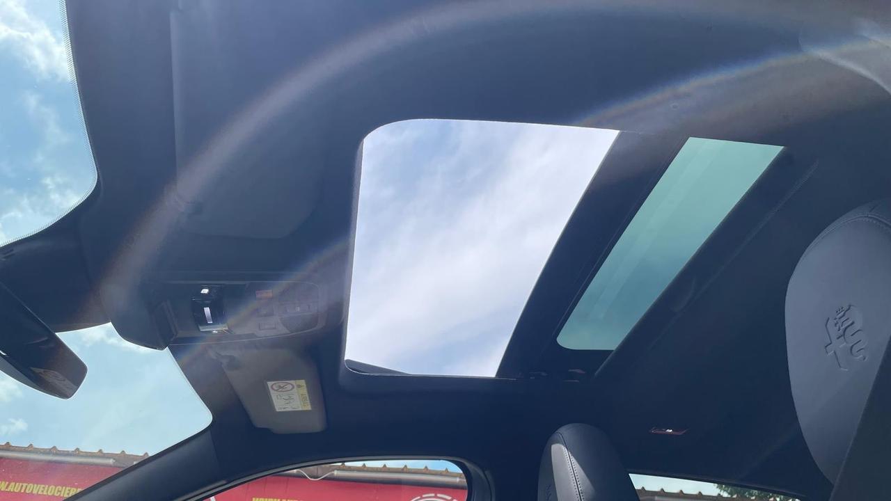 Alfa Romeo Junior 1.2 136 CV Hybrid eDCT6 Speciale