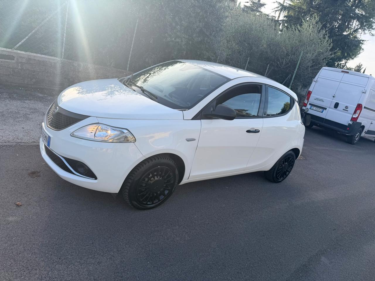 Lancia Ypsilon 1.0 Hybrid EcoChic Silver – 2021