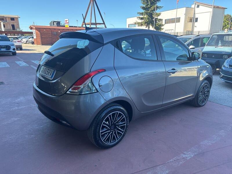 Lancia Ypsilon Ypsilon 1.0 5 porte S&S Hybrid