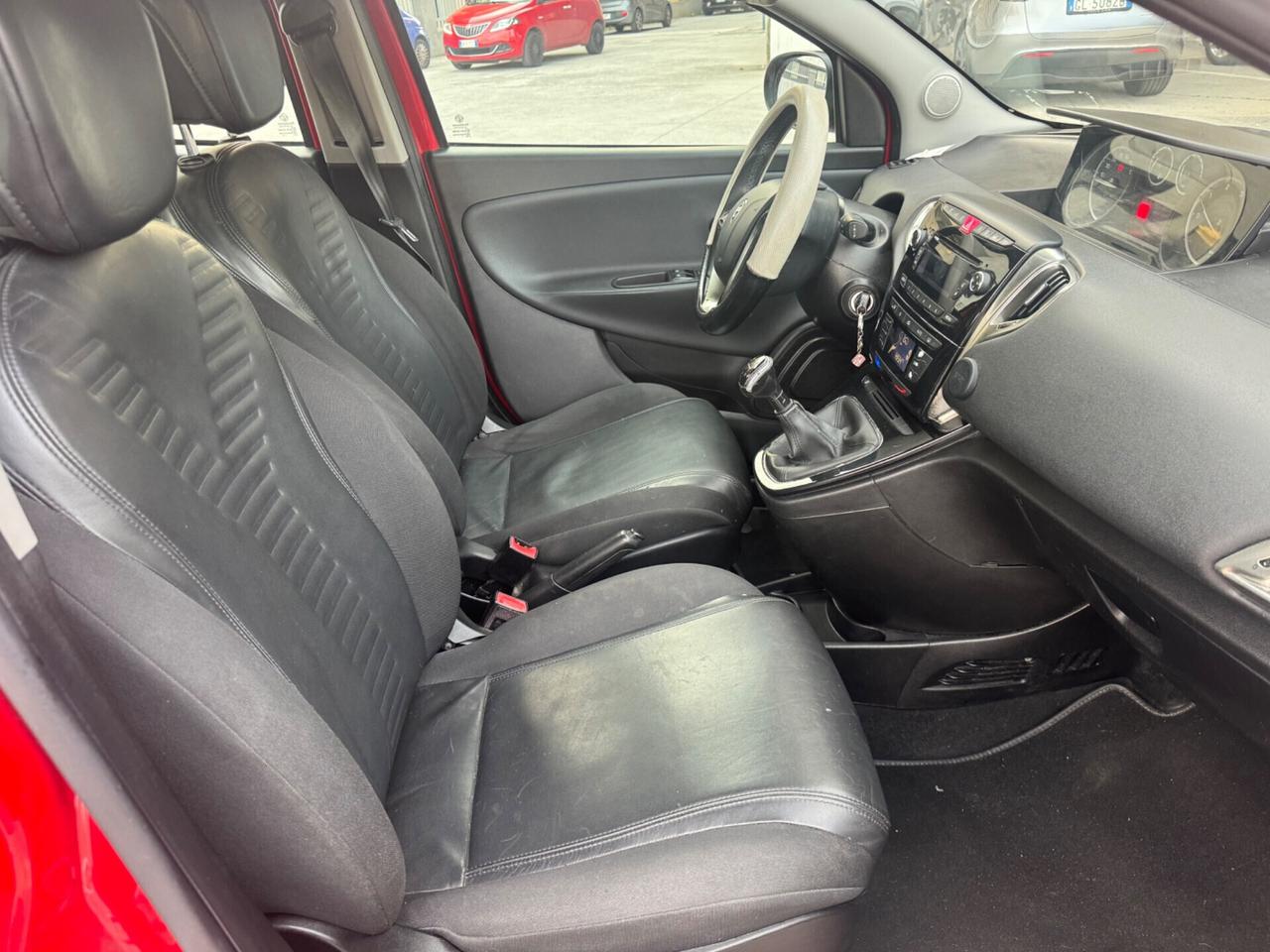 Lancia Ypsilon 1.3 MJT 16V 95 CV 5P. S&S Platinum 2012