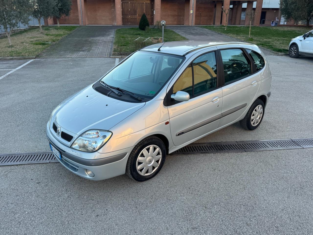 Renault Megane Mégane Scénic 1.9 dTi cat RXE