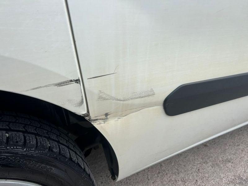 FIAT Doblò 1.6 Multijet 16v 105cv DYNAMIC LEGGI