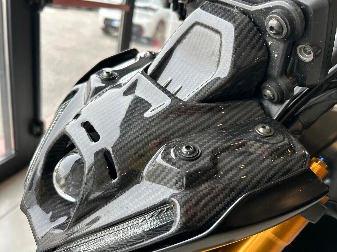 Yamaha MT-09 SP AKRAPOVIC CARBO OHLINS