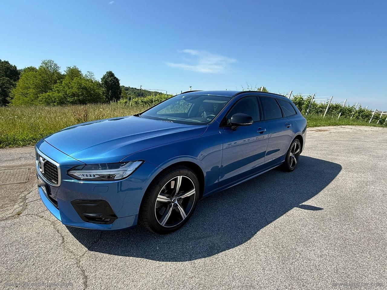 VOLVO D5 AWD Geartronic R-design