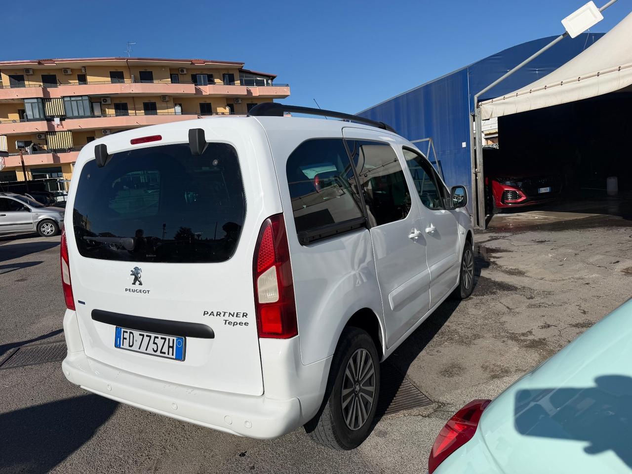 Peugeot Partner Tepee BlueHDi 100 Outdoor