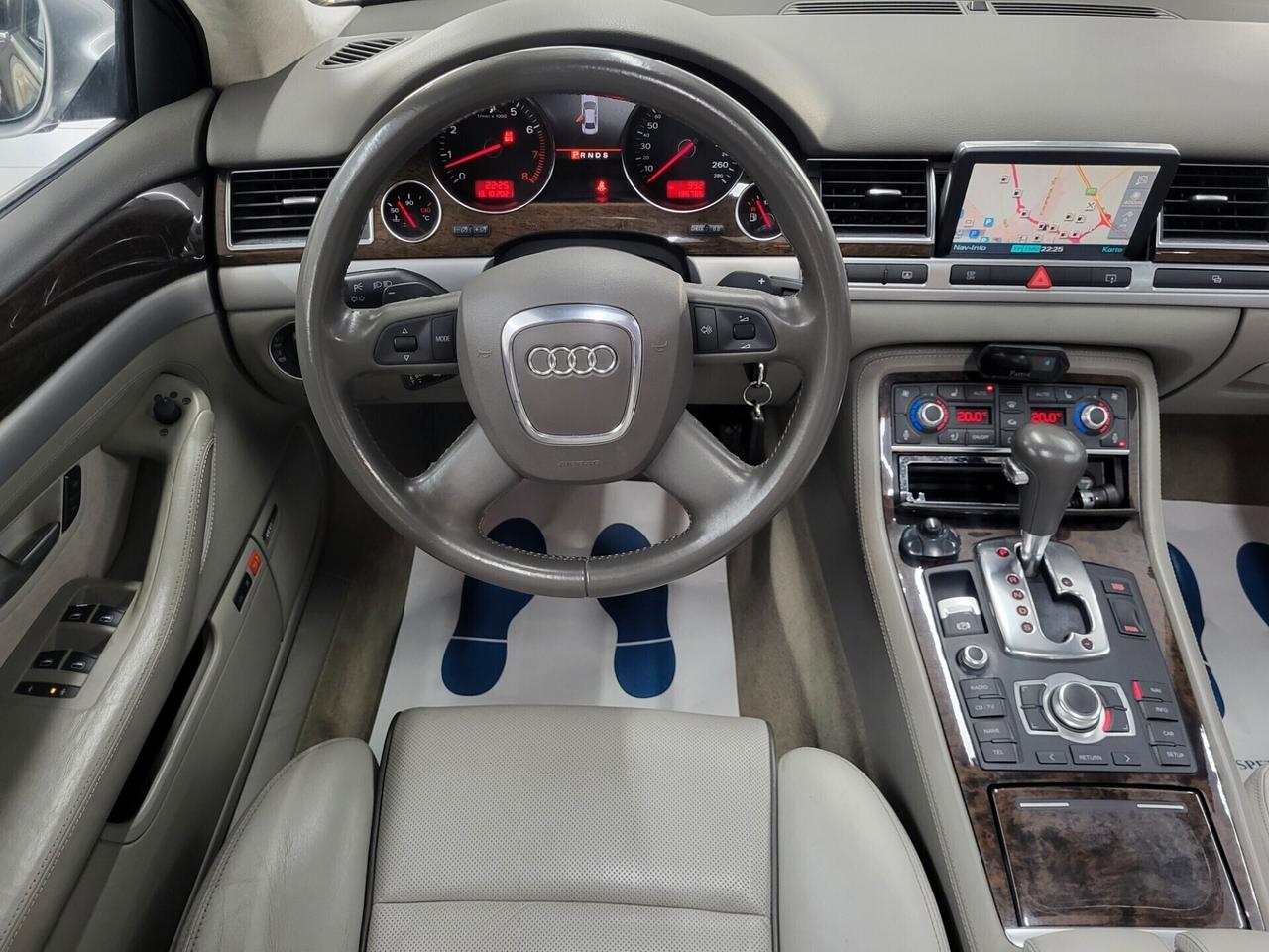 Audi A8 6.0 W12 quattro tiptronic