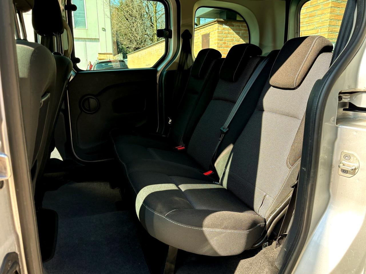 RENAULT KANGOO 1.5D 6m 5POSTI-NAVI-Garanzia-2016