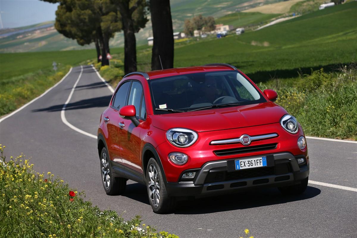 FIAT 500 X 2015 - 500X 1.3 mjt Lounge 4x2 95cv