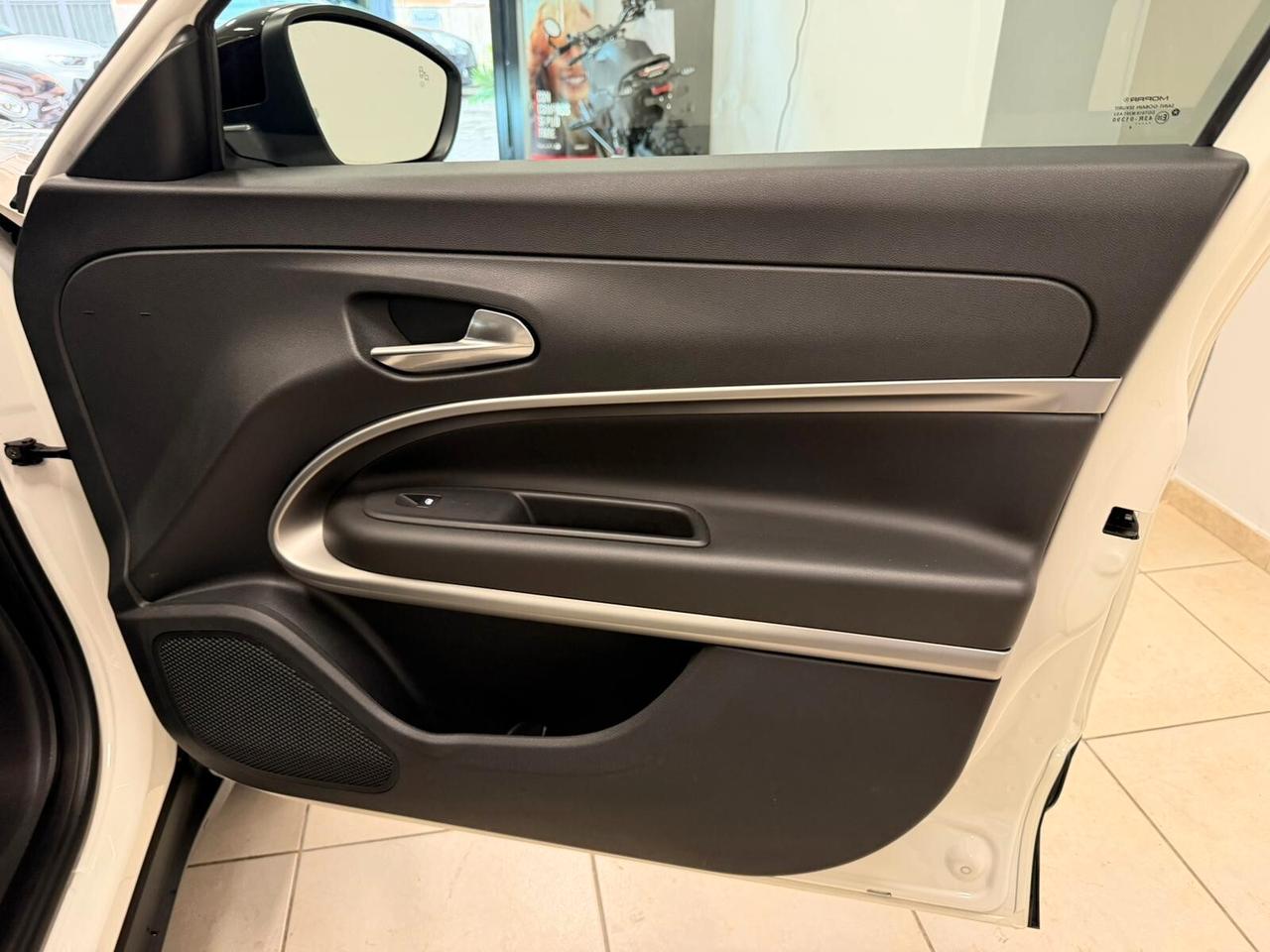 Jeep Avenger 1.2 Turbo 100 CV Altitude a 220 al mese