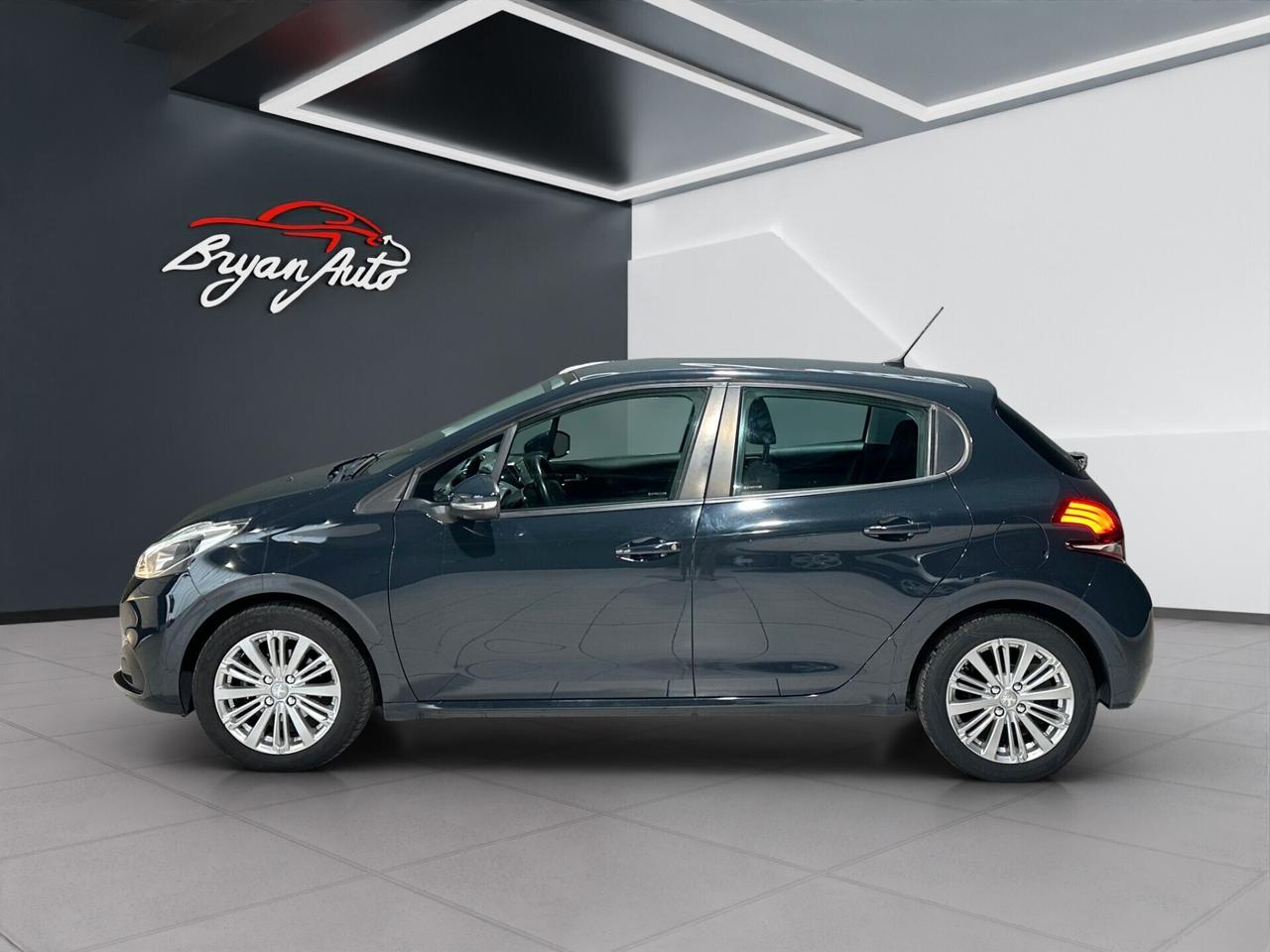 Peugeot 208 PureTech 82 5 porte Allure
