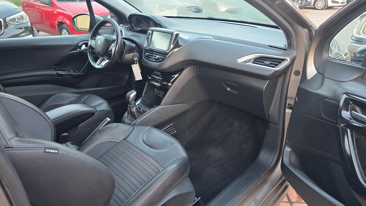 Peugeot 208 PureTech 82 3 porte Allure