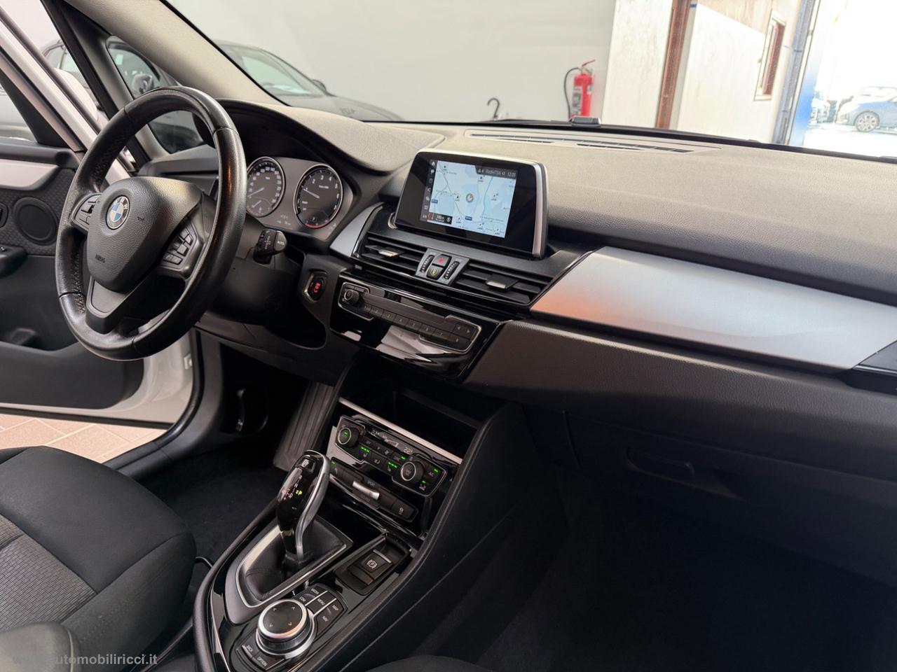 BMW 218i ACTIVE TOURER