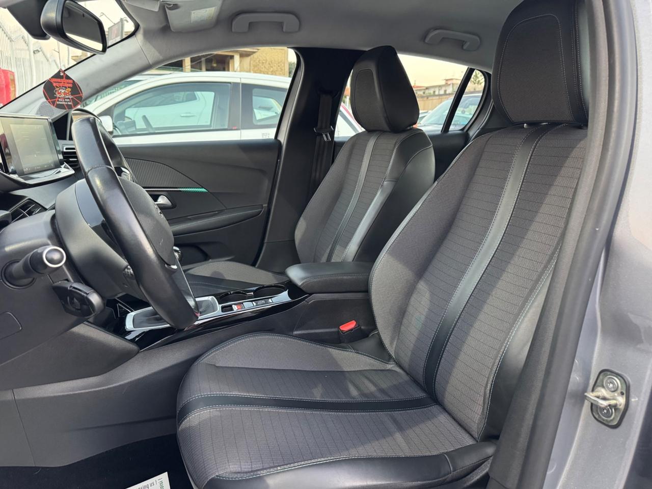 Peugeot 208 1.5 BlueHDi 100 Allure NAVI PACK