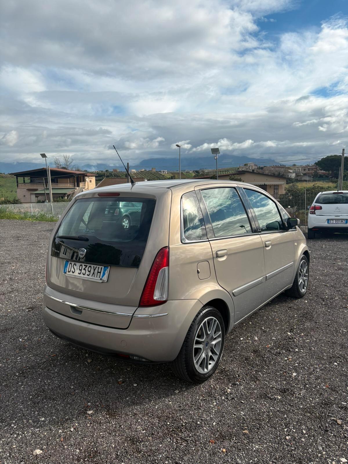 Lancia MUSA 1.4 16V Poltrona Frau