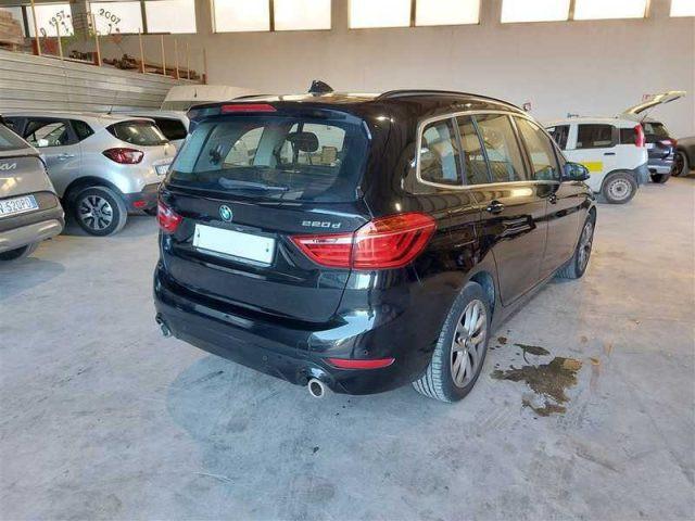 BMW 220 d Active Tourer Business aut. 7P