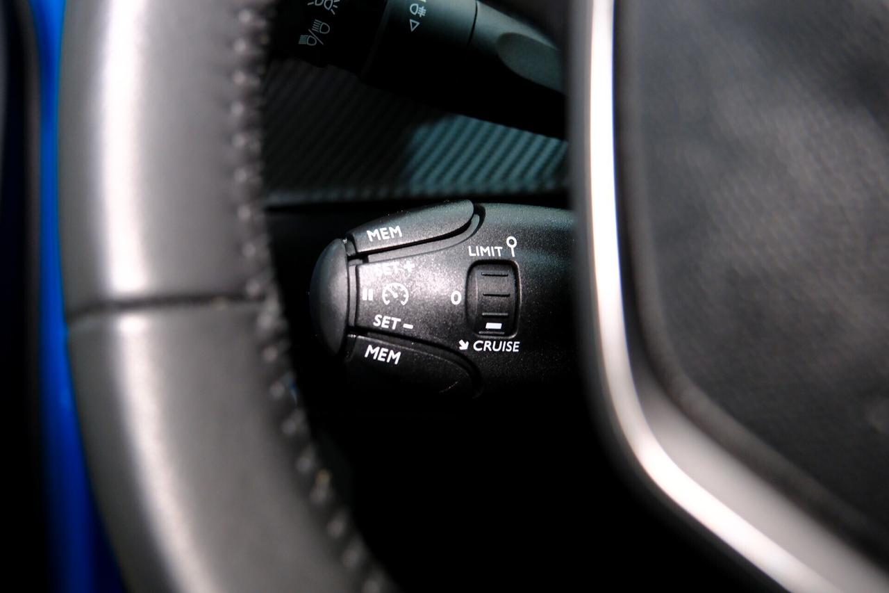 PEUGEOT 2008 1.200 T 100 cv ALLURE COCKPIT 3D