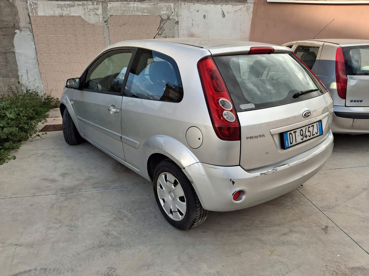 Ford Fiesta 1.4 TDCi 68CV 5 porte Titanium