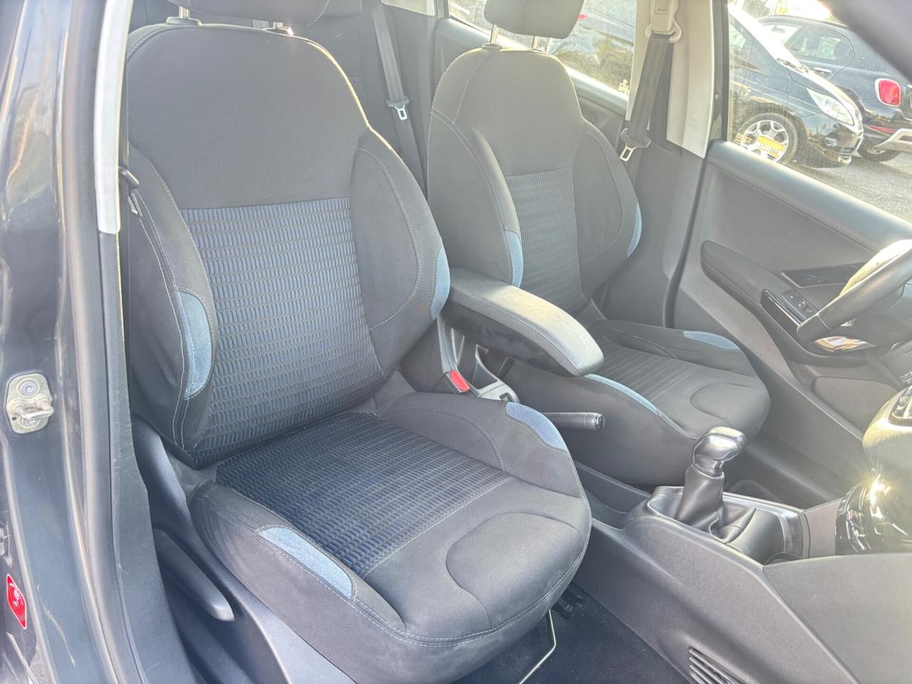 Peugeot 208 1.4 HDi 68 CV 5 porte Allure