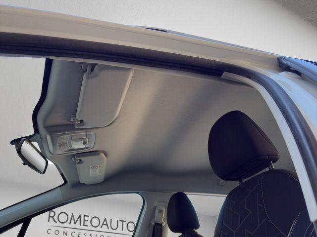 PEUGEOT 2008 1.2 82 cv active
