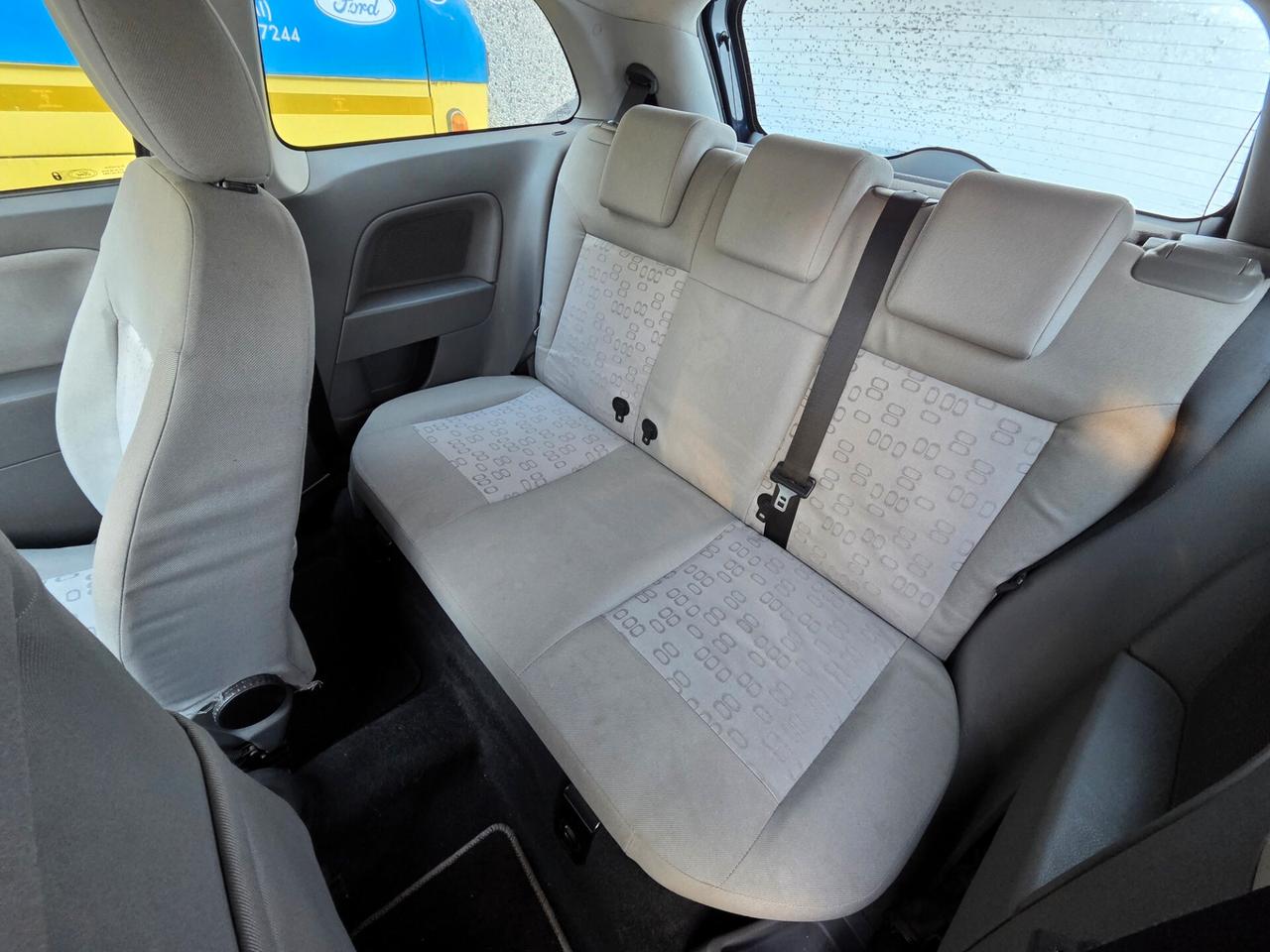 Ford Fiesta 1.2 16V 3p. Ambiente