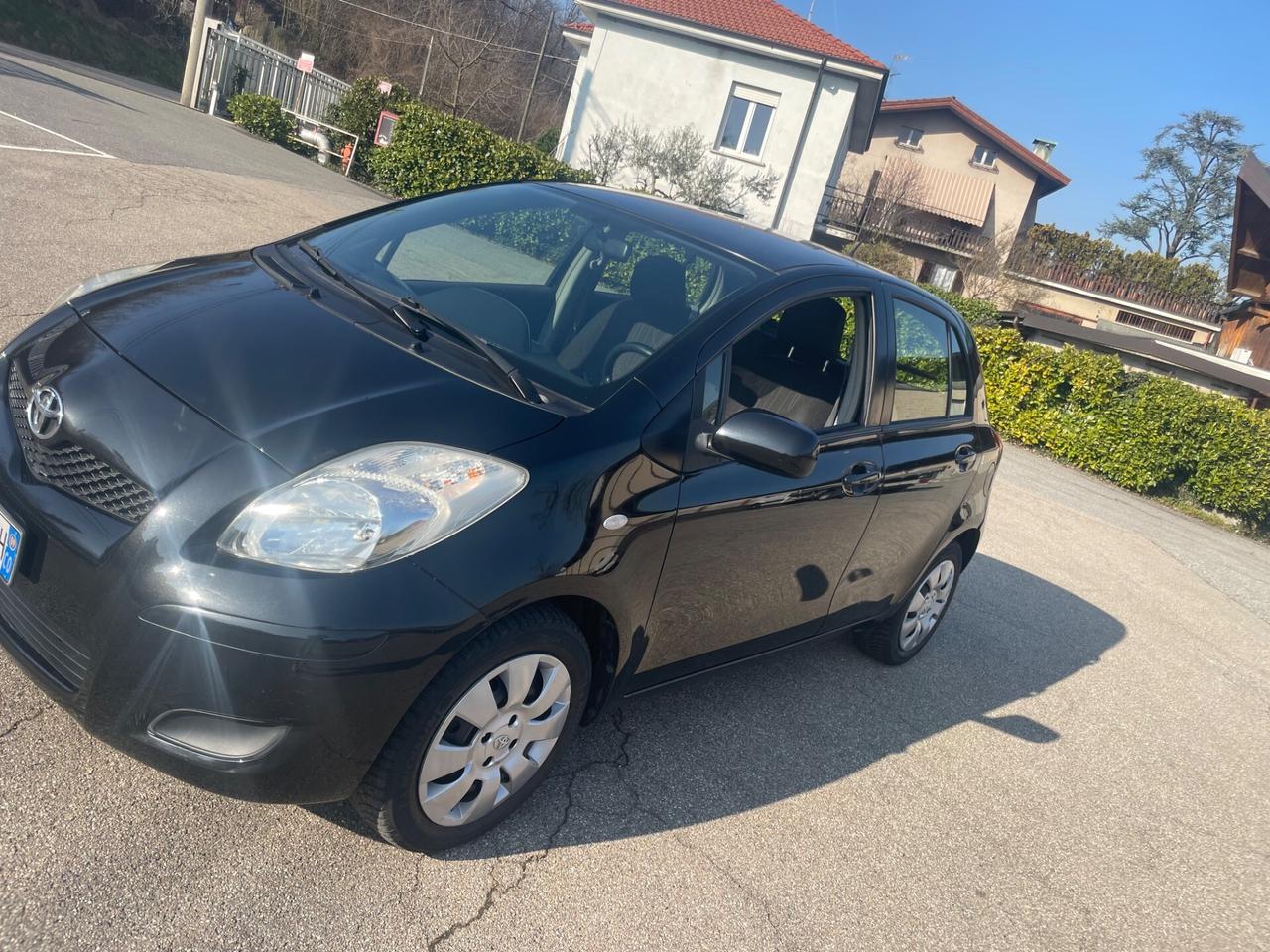 Toyota Yaris 1.0 5 porte per neopatentati