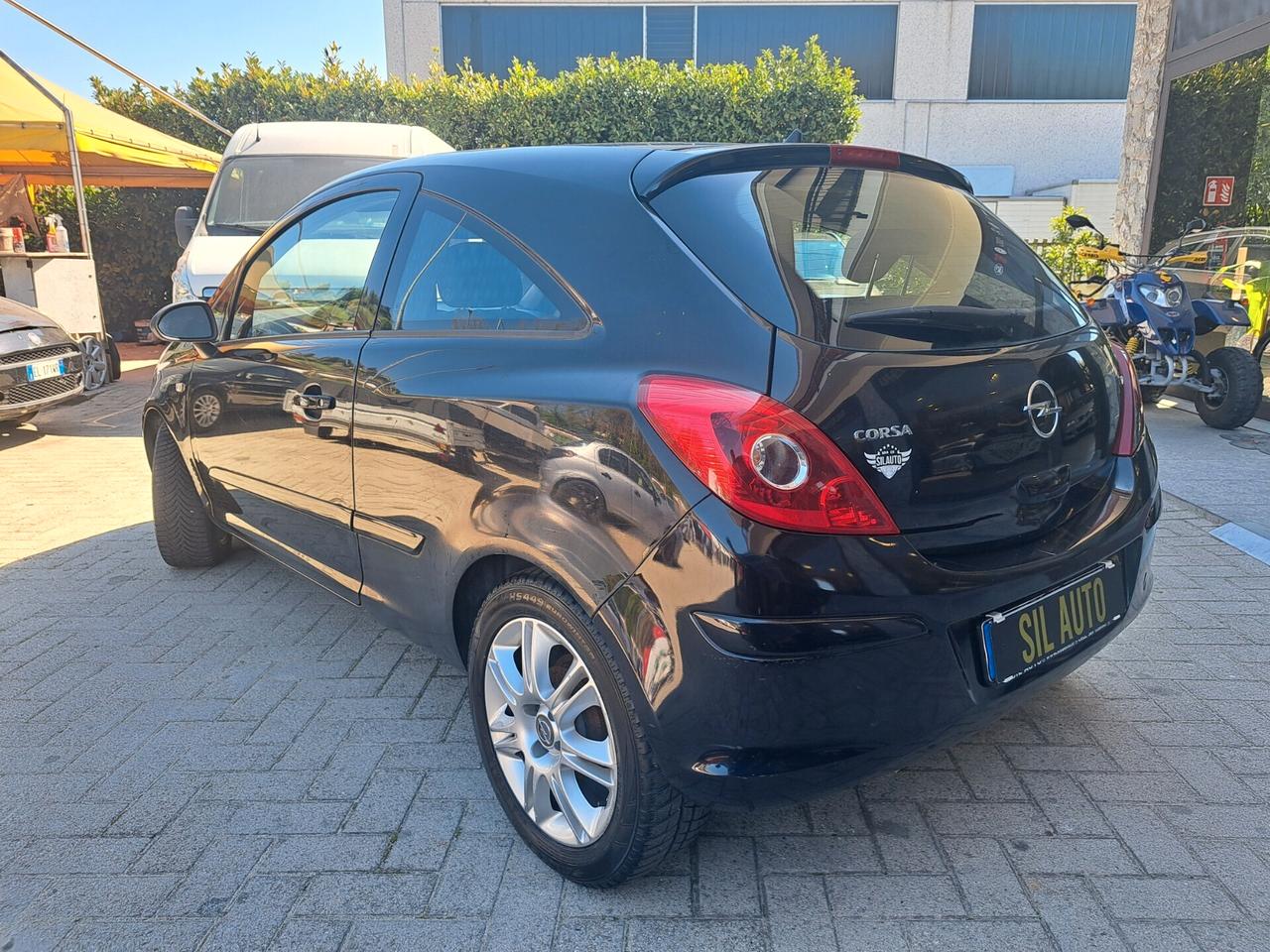 Opel Corsa 1.2 BENZ ,3P/OK NEOPATENTATI