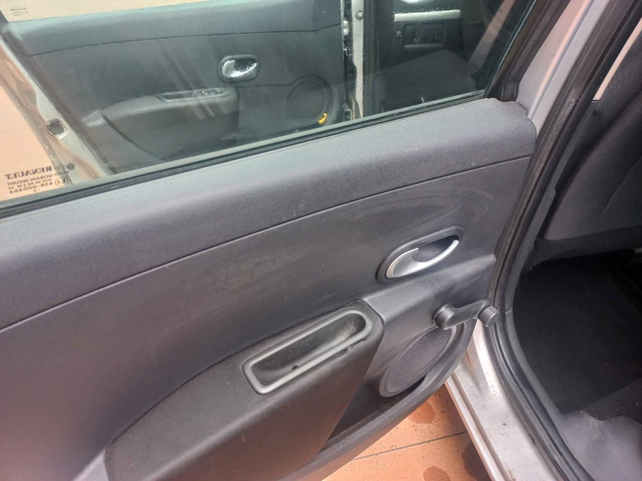 Renault Clio 1.2 16V 5 porte GPL Dynamique