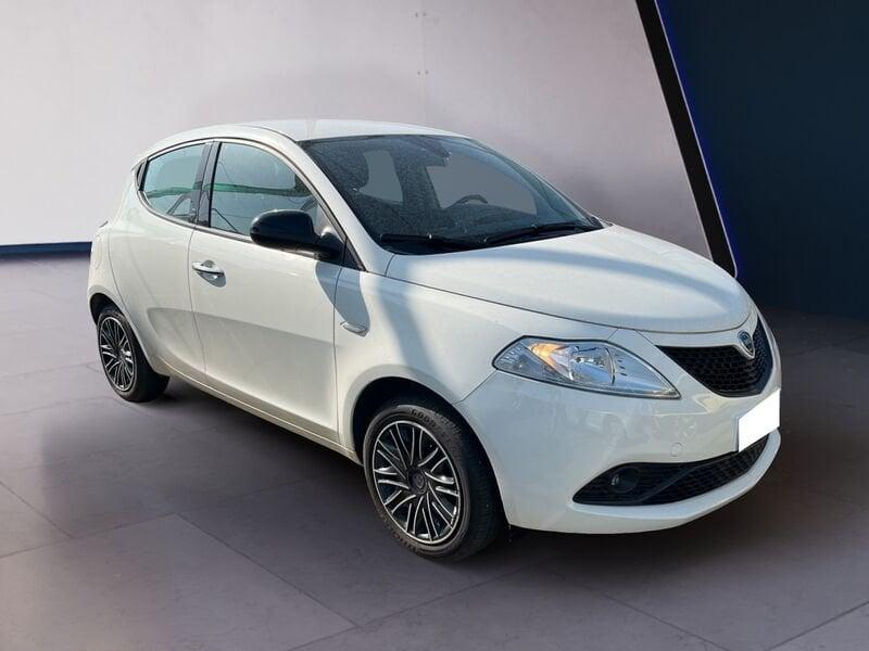 Lancia Ypsilon III 2015 1.0 hybrid Gold s&s 70cv