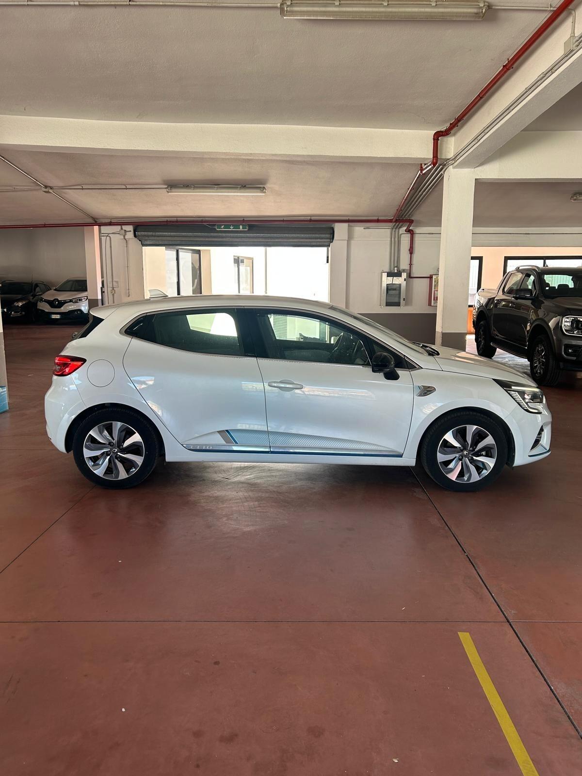 Renault Clio Full Hybrid E-Tech 140 CV 5 porte Initiale Paris