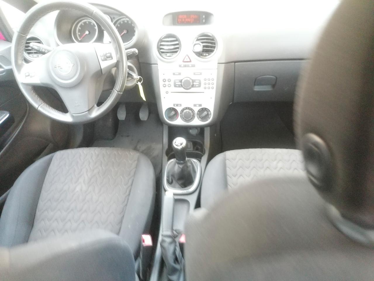 Opel Corsa 1.4 16V 5 porte Sport