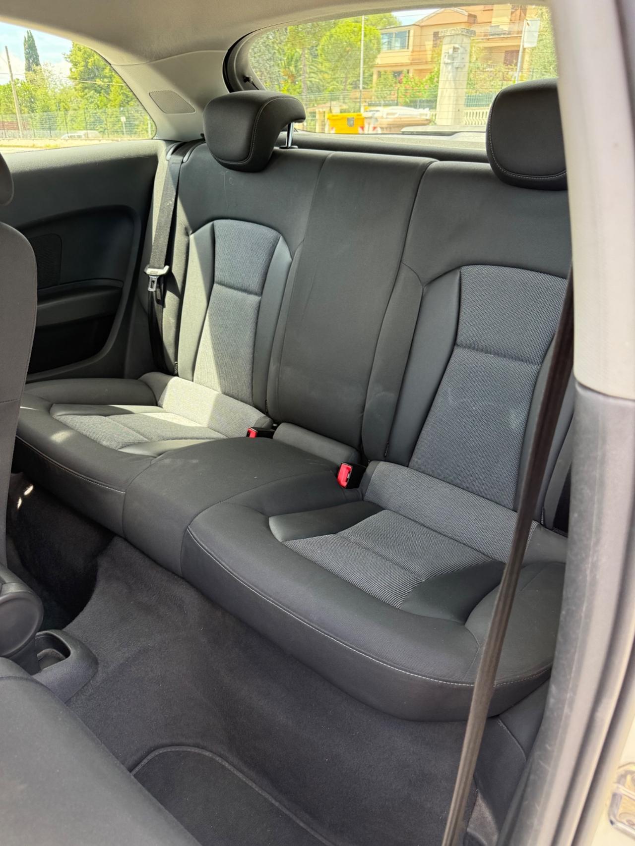 Audi A1 1.6 TDi 90cv EURO5B - NEOPATENTATI OK