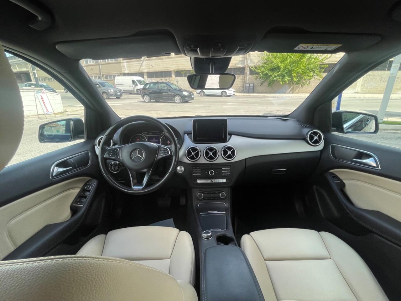 Mercedes-benz B 180 B 180 d Automatic Premium