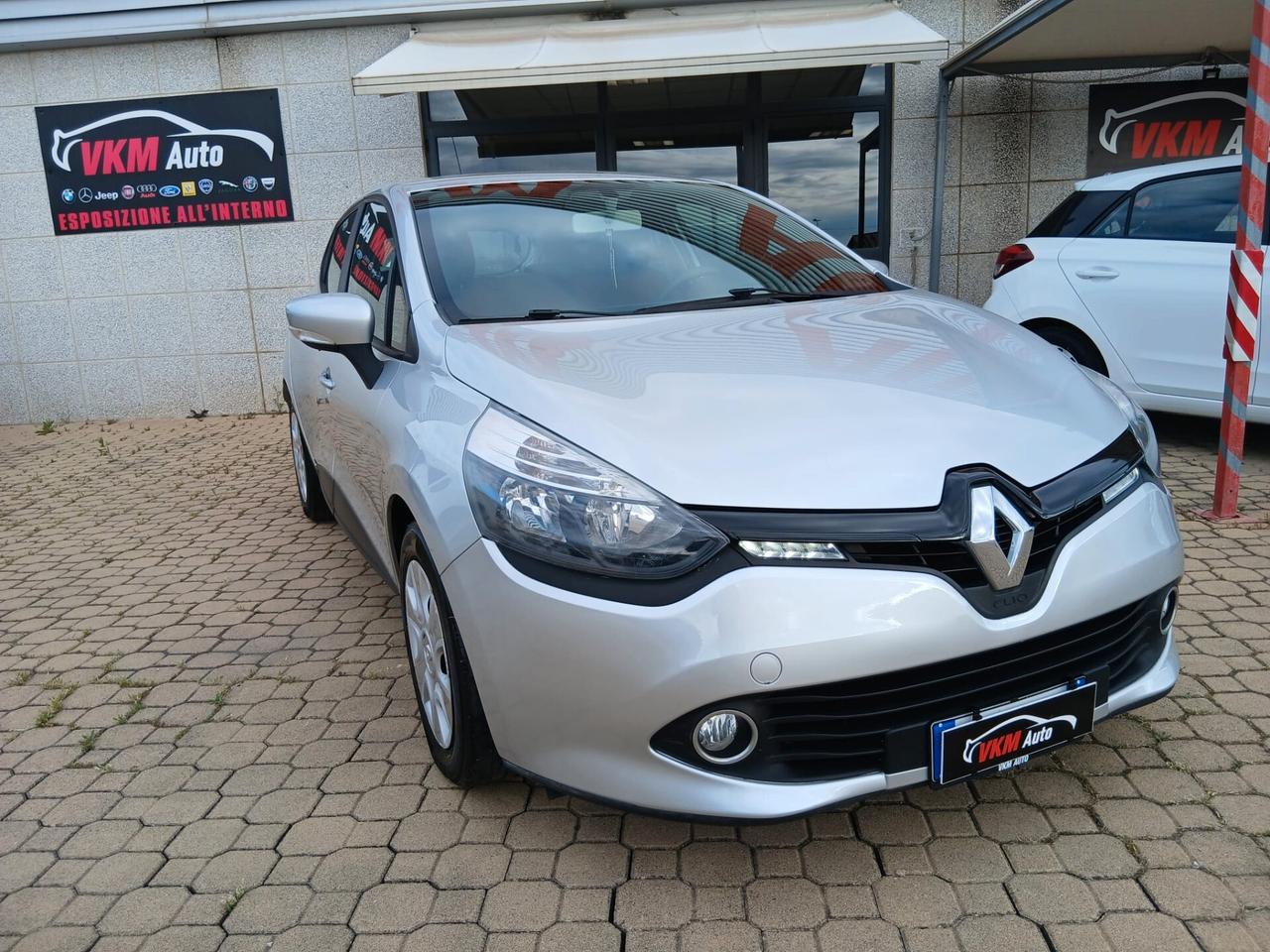 Renault Clio 1.2 BENZINA 74CV NEOPATENTATI