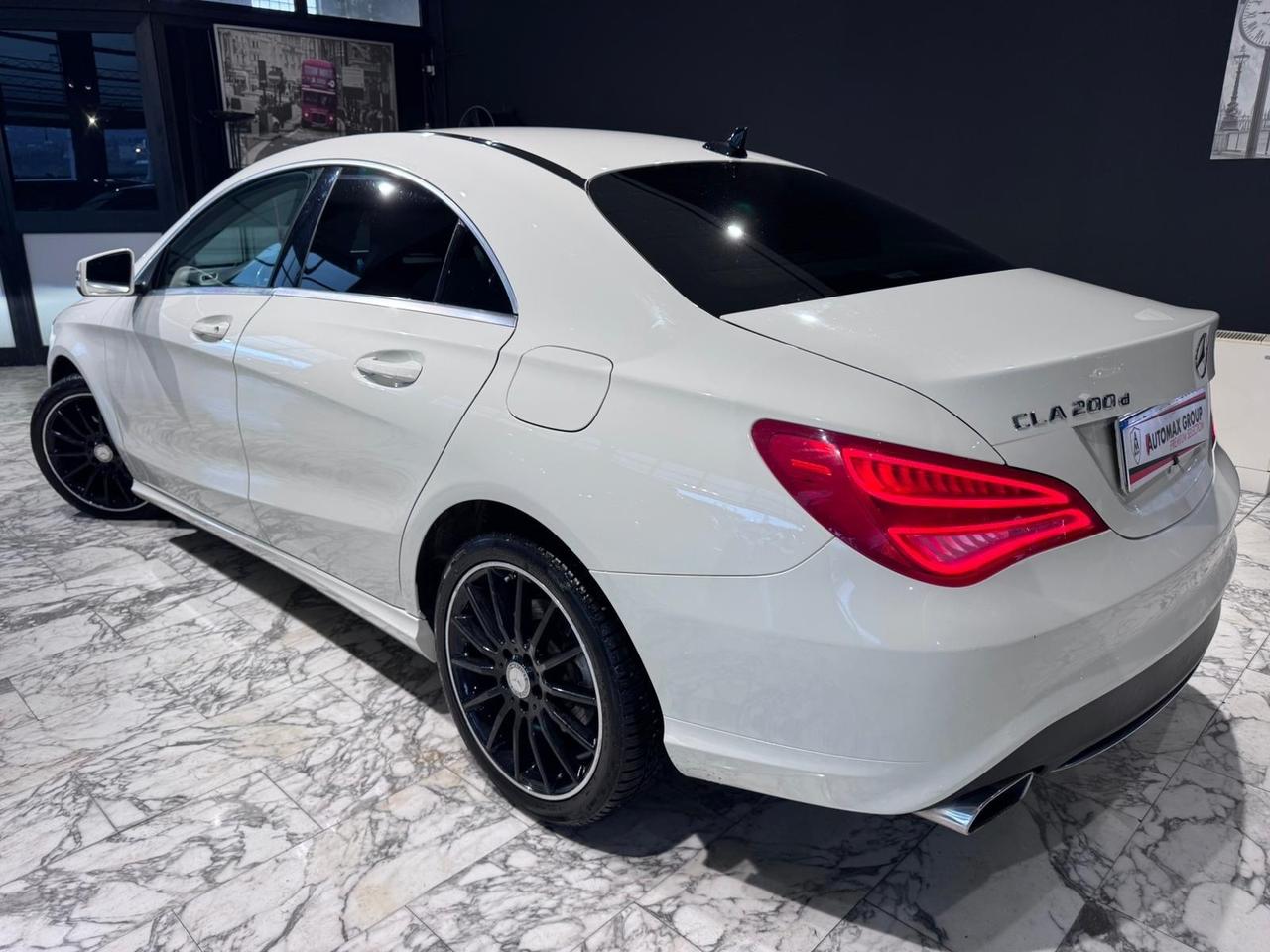 Mercedes-benz CLA 200 d Automatic Premium Dark Night