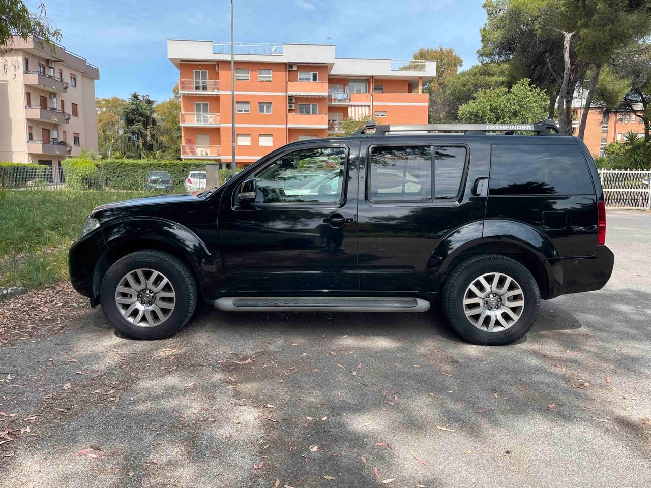 Nissan Pathfinder 2.5 dCi LE anno 2014 TETTO APRIBILE 7 POSTI UNICOPROPRIETARIO
