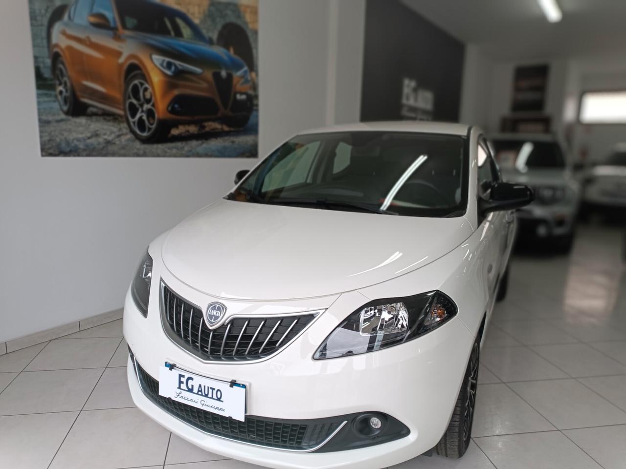 Lancia Ypsilon 1.0 FireFly 5 porte S&S Hybrid Platino